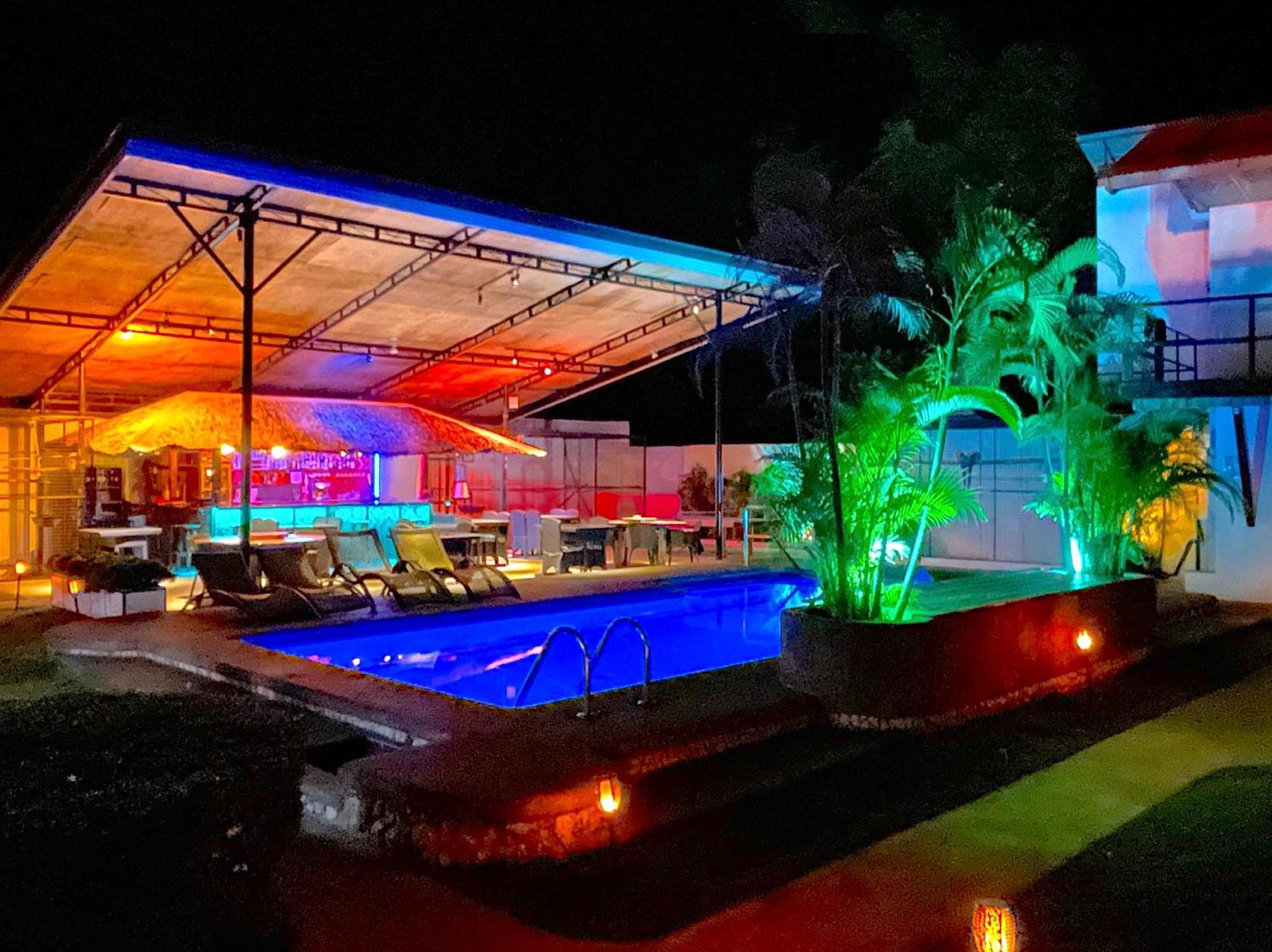 Parrot Resort Moalboal Kültér fotó